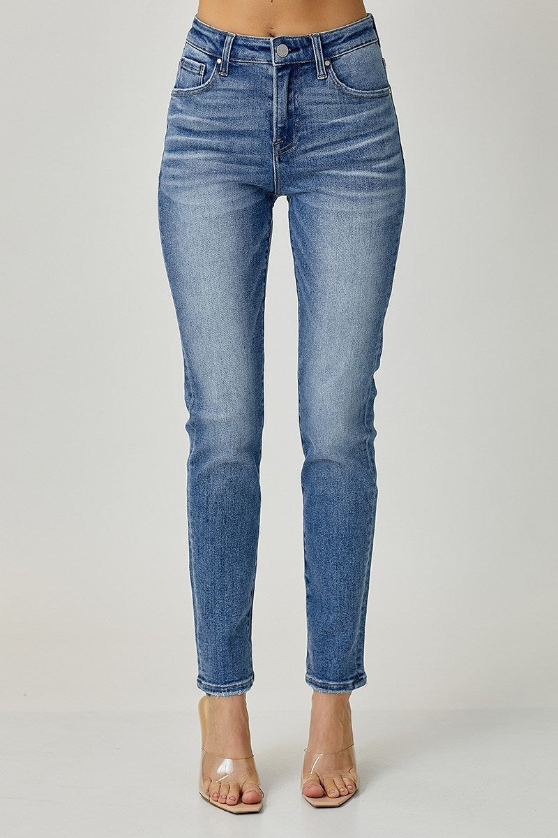 MID-RISE RELAXED SKINNY
